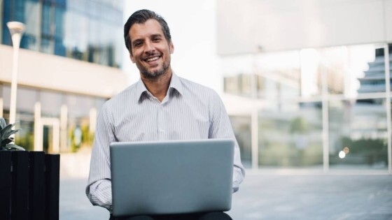 Headerbild_Landing_Page_Two-Pager_Datenmigration_beim_Carve-out_560x315px
