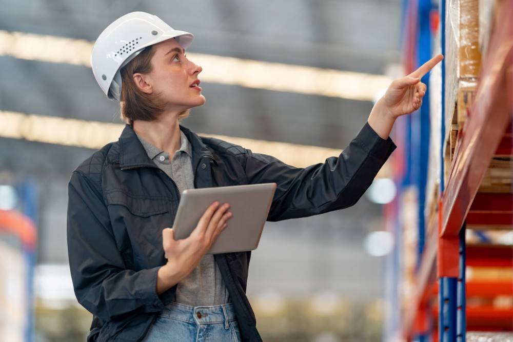 Optimierte Lagerprozesse senken Kosten und erhoehen Effizienz | IBsolution
